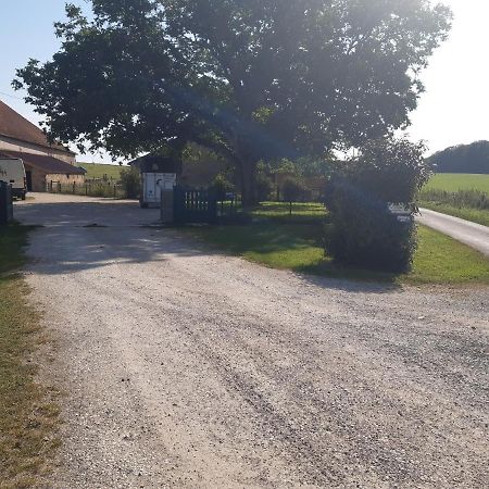 Ferme Des Champs Hotel Vrecourt Exterior foto