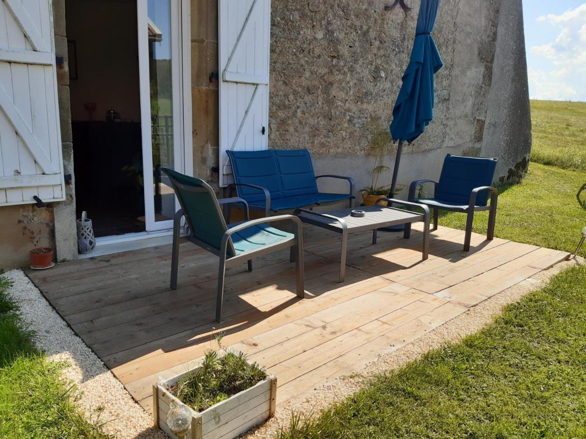 Ferme Des Champs Hotel Vrecourt Exterior foto
