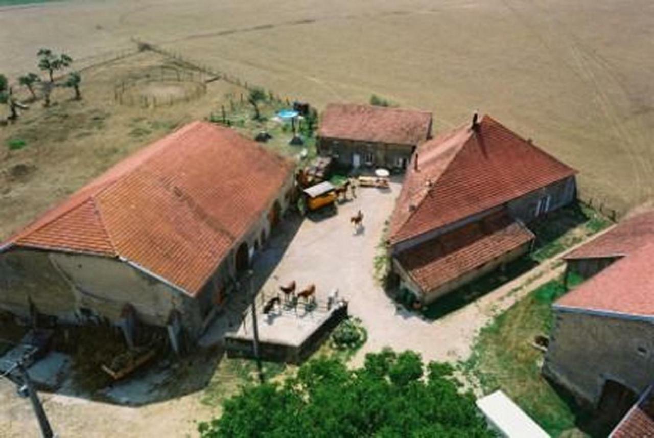 Ferme Des Champs Hotel Vrecourt Exterior foto